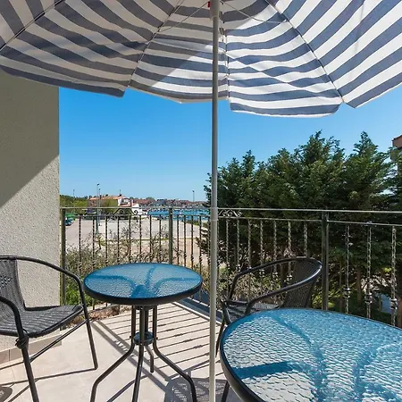 Bencun בית הארחה 3*