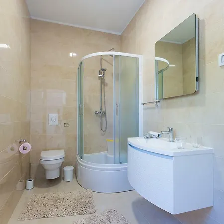 Bencun בית הארחה מדולין