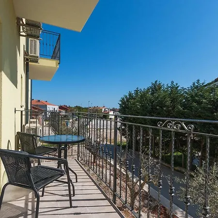 Bencun בית הארחה 3*