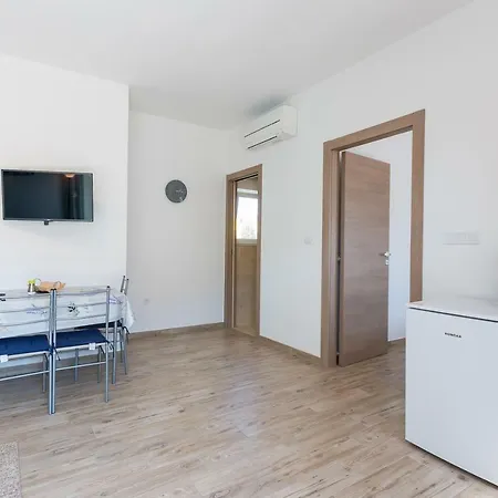 Bencun בית הארחה