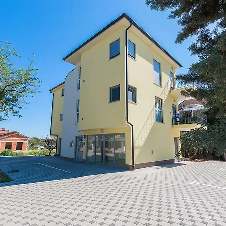 Bencun בית הארחה מדולין